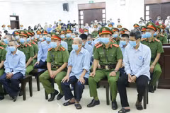 Các bị cáo tại phiên tòa. (Ảnh: Doãn Tấn/TTXVN) 