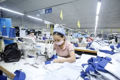 Công ty Cổ phần may Tiên Hưng, tỉnh Hưng Yên năm 2020, doanh thu ước đạt gần 300 tỷ đồng. (Ảnh: TTXVN)