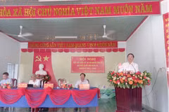Trưởng ban Kinh tế Trung ương Trần Tuấn Anh tiếp xúc cử tri tại Khánh Hòa. (Nguồn: dangcongsan)