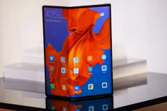 Mẫu điện thoại Huawei Mate X. (Nguồn: slashgear.com)