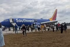 Máy bay của hãng hàng không Southwest Airlines phải hạ cánh khẩn cấp vì sự cố kẹt động cơ. (Nguồn: Airlive)