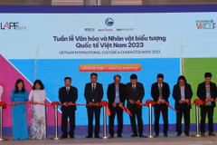 Cắt băng khai mạc Tuần lễ Văn hóa và Nhân vật Biểu tượng Quốc tế Việt Nam 2023 tại Bình Dương. (Ảnh: Dương Chí Tưởng/TTXVN)