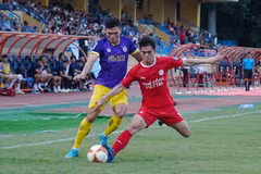 Trận "Derby Thủ đô" giữa Thể Công-Viettel (áo đỏ) và Hà Nội FC là tâm điểm ở vòng 2 V-League 2024-2025. (Ảnh: Việt Anh/Vietnam+)