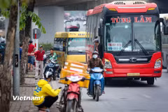 Hiệp hội Vận tải ôtô Việt Nam vừa góp ý về độ tuổi lái xe, trừ điểm giấy phép lái xe cũng như thời gian học và thi lại bằng lái. (Ảnh: Hoài Nam/Vietnam+)