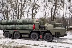Hệ thống phòng không S-400 tham gia cuộc tập trận ở Brest, Belarus, ngày 9/2/2022. (Ảnh: AFP/TTXVN)