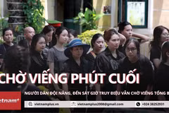 Người dân đội nắng, chờ đến phút cuối để vào viếng Tổng Bí thư