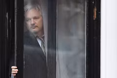 Nhà sáng lập Wikileaks Julian Assange đang tị nạn tại Đại sứ quán Ecuador ở London từ năm 2012. (Nguồn: AFP)