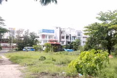 Một khu đất ở thành phố Tuy Hòa. (Ảnh: Xuân Triệu/TTXVN)