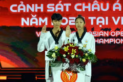 Đại diện vận động viên tuyên thệ tại giải. (Ảnh: Thanh Vân/TTXVN)