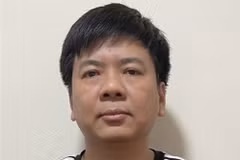Bị can Nguyễn Ngọc Thủy, Chủ tịch Hội đồng Quản trị, Tổng Giám đốc Công ty Cổ phần tập đoàn giáo dục Egroup, Công ty Cổ phần đầu tư và phân phối Egame. (Ảnh: TTXVN phát)