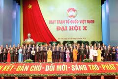 Lãnh đạo Đảng, Nhà nước chụp ảnh chung với các đại biểu. (Ảnh: TTXVN)