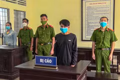 Bị cáo Phạm Minh Nhật Trung tại tòa. (Ảnh: TTXVN)