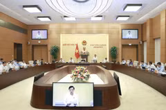 Phó Chủ tịch Quốc hội Nguyễn Khắc Định phát biểu. (Ảnh: Doãn Tấn/TTXVN)