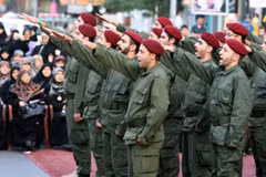 Các thành viên Hezbollah trong một cuộc diễu binh tại Beirut năm 2009. (Ảnh: AFP/Getty Images)