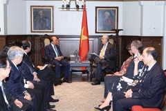 Thủ tướng gặp cựu Thủ tướng Canada J.Chretien và Tổng Thư ký OECD