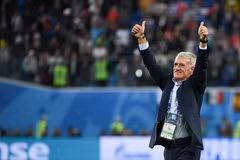 Huấn luyện viên Didier Deschamps mừng chiến thắng của đội tuyển Pháp sau trận bán kết World Cup 2018 giữa Pháp và Bỉ tại Saint Petersburg, Nga ngày 10/7. (Nguồn: AFP/ TTXVN)