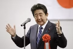 Thủ tướng Shinzo Abe phát biểu tại cuộc họp của LDP ở Yamaguchi. (Nguồn: Kyodo/TTXVN)