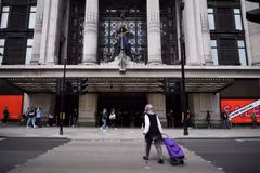 Một cửa hàng của Selfridges tại London (Anh). (Ảnh: AFP/TTXVN)