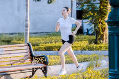 Người thường xuyên tập luyện thể thao thường đối diện với nguy cơ mất nước mất khoáng.