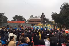 Quang cảnh lễ hội. (Ảnh: Nguyễn Văn Cảnh/TTXVN) 