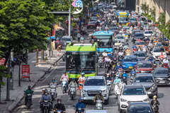 Lượng nhập khẩu Ôtô nguyên chiếc các loại trong tháng 12 đạt 12.881 chiếc, tương ứng trị giá đạt 303,6 triệu USD. (Ảnh: Vietnam+)