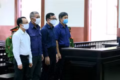 Các bị cáo tại phiên tòa. (Ảnh: Thành Chung/TTXVN)