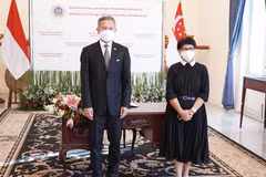 Ngoại trưởng Singapore Vivian Balakrishnan và người đồng cấp Indonesia Retno Marsudi. (Ảnh: Bharat Express)