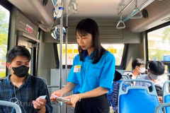 Hà Nội sẽ triển khai thẻ vé xe buýt điện tử liên thông từ ngày 15/11 tới đây. (Ảnh: Việt Hùng/Vietnam+)