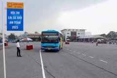 Ngày 30/9, Tổng công ty vận tải Hà Nội tiến hành Tổng kết đợt thi đua cao điểm và tổ chức Hội thi lái xe giỏi, an toàn năm 2023 tại Xí nghiệp xe buýt Cầu Bươu. (Ảnh: Hoài Nam/Vietnam+)