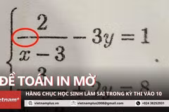 Thi vào 10: Phụ huynh nức nở vì con làm nhầm do đề thi Toán in mờ. (Ảnh: PV/Vietnam+)