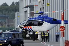 Chiếc may bay được tin là dùng để dẫn độ Ratko Mladic ngày 31/5 tại sân bay Rotterdam. (Ảnh: Reuters)