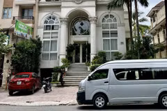 Căn biệt thự của bà Nguyễn Thị Như Loan, Tổng Giám đốc Công ty cổ phần Quốc Cường Gia Lai tại số 26 đường Trần Quốc Thảo, Quận 3, Thành phố Hồ Chí Minh trong thời gian lực lượng chức năng thực hiện khám xét vào ngày 19/7/2024.(Ảnh: Thanh Vũ/TTXVN)
