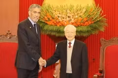 Tổng Bí thư Nguyễn Phú Trọng tiếp ông José Miguel Mejía Abreu, Tổng Bí thư Đảng Phong trào Cánh tả Thống nhất (MIU) Cộng hòa Dominicana trong chuyến thăm Việt Nam, ngày 21/2/2023. (Ảnh: Trí Dũng/TTXVN)