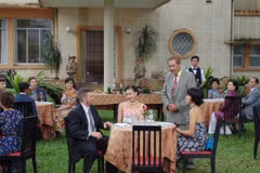 Phim tái hiện cuộc sống của “hòn ngọc Viễn Đông” một thời với nhiều “góc khuất” ẩn sau vẻ ngoài hoa lệ. (Ảnh: Đoàn làm phim