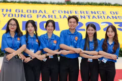 200 liên lạc viên, tình nguyện viên phục vụ Hội nghị Nghị sỹ trẻ toàn cầu lần thứ 9 được lựa chọn từ hơn 2.000 cá nhân đăng ký tham gia. Họ chính là những 'đại sứ văn hóa' lan tỏa hình ảnh đẹp về thanh niên Việt Nam, con người Việt Nam tới bạn bè trên thế