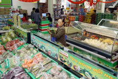 Giá cả có xu hướng giảm khi xăng dầu liên tục giảm giá