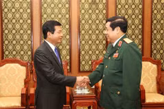 Đại tướng Phùng Quang Thanh tiếp Đại sứ Lào đến chào từ biệt