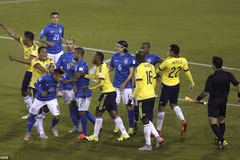 Các cầu thủ Brazil và Colombia ẩu đả sau trận đấu. (Nguồn: copaamerica.footballwood.com)