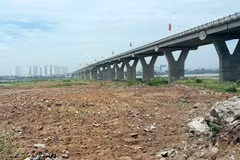 Hành lang xả lũ sông Hồng bị can thiệp bởi hoạt động "dọn phế thải"?