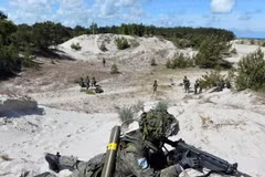 Binh sỹ NATO tham gia tập trận. (Nguồn: AFP/TTXVN)