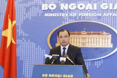 Người phát ngôn Bộ Ngoại giao Lê Hải Bình phát biểu tại buổi họp báo. (Ảnh: An Đăng/TTXVN)