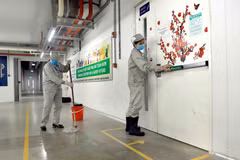 Kiểm soát các nguy cơ rủi ro về an toàn, vệ sinh lao động tại nơi làm việc là chủ đề của tháng hành động vì an toàn vệ sinh lao động năm nay. (Ảnh minh họa: Hoàng Hùng/TTXVN)