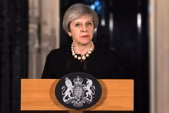 Thủ tướng Anh Theresa May phát biểu về vụ tấn công bên ngoài tòa nhà Quốc hội ở London ngày 22/3. (Nguồn: AFP/TTXVN)