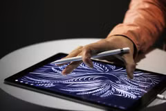 Apple sẽ ra iPad mới và iPhone 7 màu đỏ trong vài tuần tới?