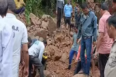 Hiện trường vụ sập tường ở Madhya Pradesh. (Nguồn: