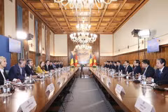 Thủ tướng Phạm Minh Chính hội đàm với Thủ tướng Romania Ion-Marcel Ciolacu. (Ảnh: Dương Giang/TTXVN)