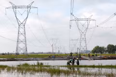 Đường dây 500kV Bắc-Nam mạch 1 vẫn giữ vai trò quan trọng và phát huy hiệu quả kinh tế trong hệ thống điện quốc gia. (Ảnh: Ngọc Hà/TTXVN)