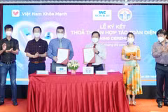 Cục Công nghệ thông tin ký bản ghi nhớ hợp tác với Tập đoàn SOVICO và tiếp nhận phần mềm tổng hợp, phân tích, báo cáo tình hình dịch COVID-19 và phần mềm quản lý thu mẫu xét nghiệm COVID-19. (Nguồn: viettimes.vn