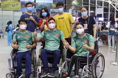 Ba kình ngư Việt Nam dự Paralympic Tokyo 2020. (Ảnh: TTXVN phát)
