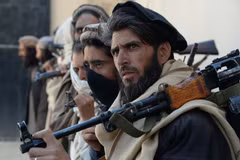 Các tay súng Taliban tại Jalalabad, Afghanistan. (Ảnh: AFP/TTXVN)